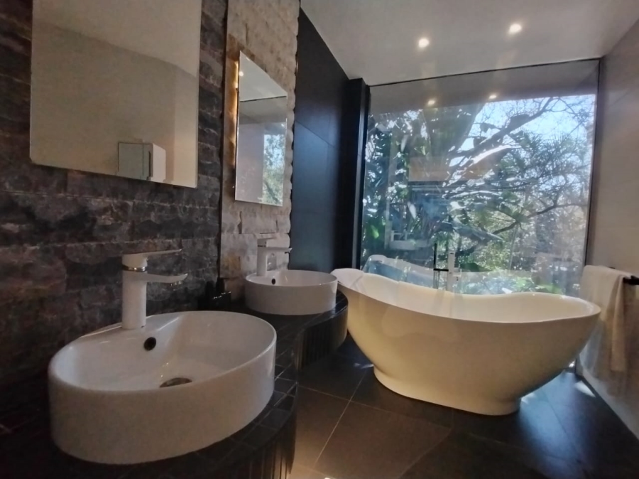 5 Bedroom Property for Sale in Protea Park North West